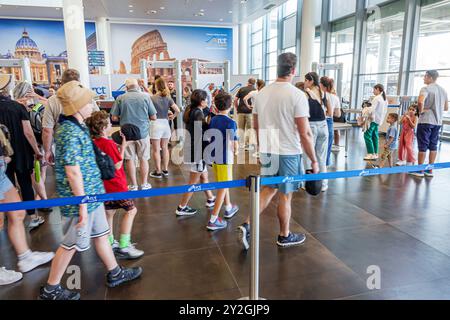 Civitavecchia Italien, Norwegian Cruise Line NCL Schiff, Escape 10-tägige Mittelmeer-Reiseroute, im Inneren, Civitavecchia Hafen von Rom, Roma Cruise Te Stockfoto