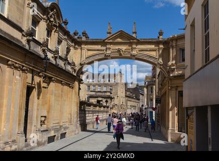 Der York Street Arch in England's Bath wurde 1889 vom Stadtarchitekten Major Charles Davis gebaut, um Wasser zu Einem New Spa zu bringen. Stockfoto