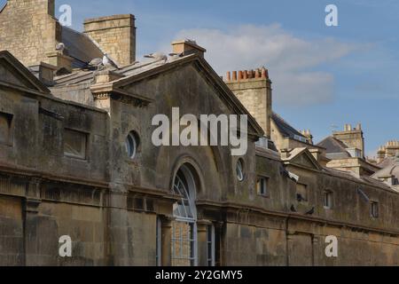 Die Dachkonstruktion Der Poulteney Bridge In Bath, England Stockfoto