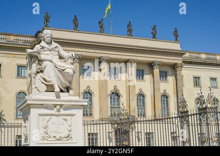 Denkmal Wilhelm von Humboldt, Hauptgebäude, Humboldt-Universität, Unter den Linden, Mitte, Berlin, Deutschland Stockfoto