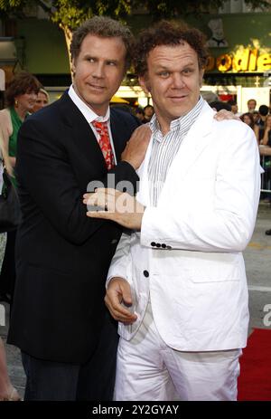 Will Ferrell und John C. Reilly bei der Premiere von Step Brothers in Los Angeles am 15. Juli 2008 im Mann Village Theater in Westwood. Stockfoto