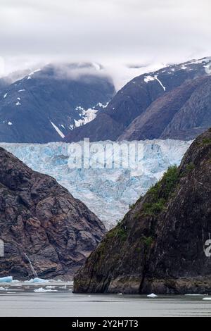 Malerische Ausblicke auf den südlichen Sawyer-Gletscher in Tracy Arm - Fords Terror Wilderness Area im Südosten Alaskas, USA. Stockfoto