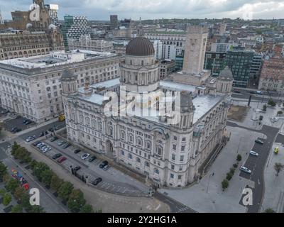 Das Port of Liverpool Building, eines der drei Graces am Pier Head, Liverpool, England. Stockfoto