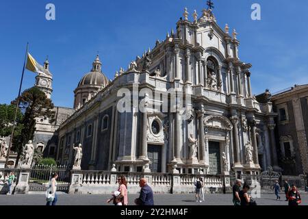 Die Kathedrale und die Piazza del Duomo von Catania, Sizilien Stockfoto