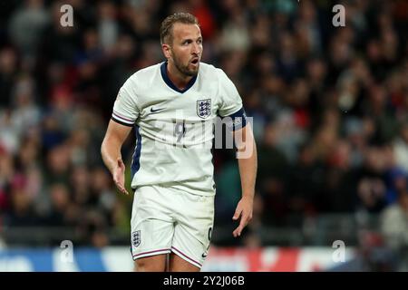 London, Großbritannien. September 2024. Der Engländer Harry Kane reagiert, nachdem er eine Chance verpasst hat, während des Spiels der England gegen Finland Nations League am 10. September 2024 im Wembley Stadium, London, England, Großbritannien, eine Chance auf ein Tor zu verpassen. Credit: Every Second Media/Alamy Live News Stockfoto