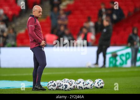 Lee Carsley Interimsmanager von England während des Vorspiels vor der UEFA Nations League - League B - Group 2 England gegen Finnland im Wembley Stadium, London, Großbritannien, 10. September 2024 (Foto: Gareth Evans/News Images) Stockfoto