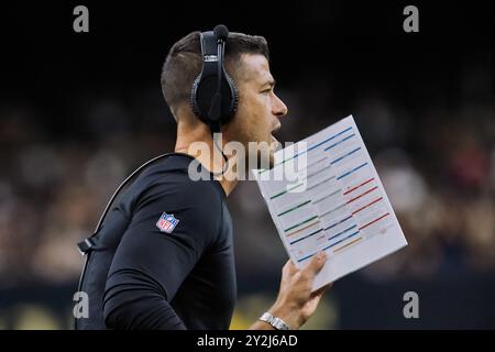 New Orleans, Louisiana, USA. September 2024. Carolina Panthers Head Coach Dave Canales ist einer der Seitenlinien gegen die New Orleans Saints während eines regulären Saisonspiels der NFL am 8. September 2024 in New Orleans, Louisiana, USA. Die Saints besiegten die Panthers 47-10. (Kreditbild: © Dan Anderson/ZUMA Press Wire) NUR REDAKTIONELLE VERWENDUNG! Nicht für kommerzielle ZWECKE! Stockfoto