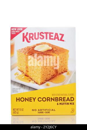 IRVINE, KALIFORNIEN - 6. SEPTEMBER 2024: Eine Schachtel Krusteaz Honey Cornbread and Muffin Mix. Stockfoto