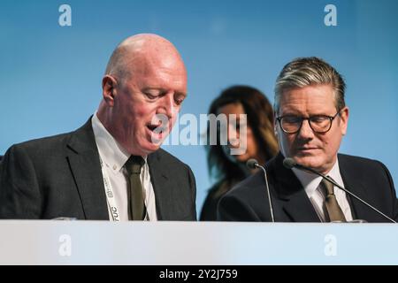 London, Großbritannien. September 2024. Sir Keir Starmer, Premierminister des Vereinigten Königreichs, spricht auf der jährlichen Konferenz des Trades Union Congress (TUC) im Brighton Centre in Brighton. Dies ist das erste Mal, dass ein britischer Premierminister seit 15 Jahren auf der TUC-Konferenz spricht. Quelle: Imageplotter/Alamy Live News Stockfoto