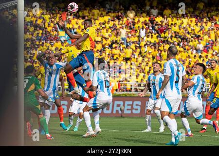 Barranquilla, Kolumbien. September 2024. Yerson Mosquera aus Kolumbien erzielte am 10. September 2024 das erste Tor seiner Mannschaft während des Spiels zwischen Kolumbien und Argentinien für die 8. Runde der Qualifikation zur FIFA 2026 im Roberto Melendez Metropolitan Stadium in Barranquilla, Kolumbien Foto: Jose Pino/DiaEsportivo/Alamy Live News Credit: DiaEsportivo/Alamy Live News Stockfoto