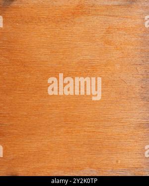 Hintergrund aus strukturiertem Holzfurnier mit horizontal verlaufender Körnung. Stockfoto