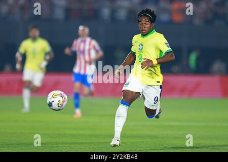 Asuncion, Paraguay. September 2024. Endrick von Brasilien, während des Spiels zwischen Paraguay und Brasilien für die 8. Runde der Qualifikation zur FIFA 2026, am 10. September 2024 im Defensores del Chaco Stadium in Asuncion, Paraguay Foto: Diana Carrillo/DiaEsportivo/Alamy Live News Credit: DiaEsportivo/Alamy Live News Stockfoto