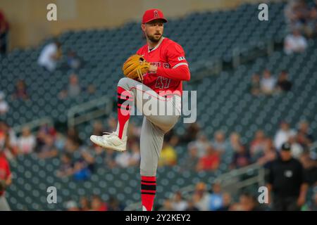 Minneapolis, Minnesota, USA. September 2024. Die Los Angeles Angels starteten den Pitcher GRIFFIN CANNING 47 bei einem MLB-Baseballspiel zwischen den Minnesota Twins und den Los Angeles Angels im Target Field. Die Twins gewannen mit 10:5. (Kreditbild: © Steven Garcia/ZUMA Press Wire) NUR REDAKTIONELLE VERWENDUNG! Nicht für kommerzielle ZWECKE! Stockfoto