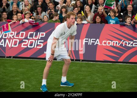 Prince Harry, der an einem Fünferspiel mit neuseeländischen U20-Spielern und Studenten teilnimmt, The Cloud, Auckland, Neuseeland, Samstag, Mai 2015. Stockfoto