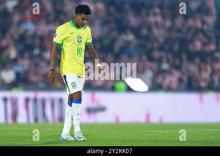 Asuncion, Paraguay. September 2024. Rodrygo aus Brasilien beklagt sich während des Spiels zwischen Paraguay und Brasilien für die 8. Runde der Qualifikation zur FIFA 2026 im Defensores del Chaco Stadium in Asuncion, Paraguay am 10. September 2024 Foto: Diana Carrillo/DiaEsportivo/Alamy Live News Credit: DiaEsportivo/Alamy Live News Stockfoto
