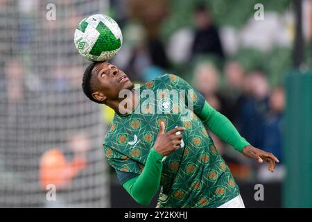 Dublin, Republik Irland. September 2024. Chiedozie Ogbene von Irland während des Spiels der UEFA Nations League, Liga B, Gruppe B2 zwischen der Republik Irland und Griechenland im Aviva Stadium in Dublin, Republik Irland am 10. September 2024 (Foto: Andrew Surma/ Credit: SIPA USA/Alamy Live News Stockfoto