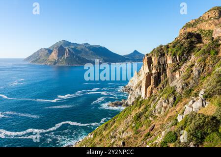 Blick auf die Küste von Hout Bay vom Chapman's Peak Drive, Kapstadt, Südafrika Stockfoto