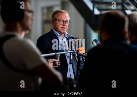 CDU FRAKTIONSSITZUNG im THÜRINGER LANDTAG 11/09/2024 - Erfurt: Presseerklärung des Fraktionsvorsitzenden der CDU Thüringen, Mario Voigt, im Anschluss an die CDU Fraktionssitzung im Thüringer Landtag am 11. September 2024. /                     *** CDU-FRAKTIONSTREFFEN IM THÜRINGER LANDTAG 11 09 2024 Erfurt Pressemitteilung des CDU Thüringer Fraktionsvorsitzenden Mario Voigt im Anschluss an das CDU-Fraktionstreffen im Thüringer landtag am 11. September 2024 5249585 Stockfoto