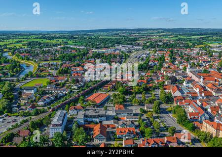 Aus der Vogelperspektive über die Kreisstadt Weilheim im oberbayerischen Pfaffenwinkel Stockfoto