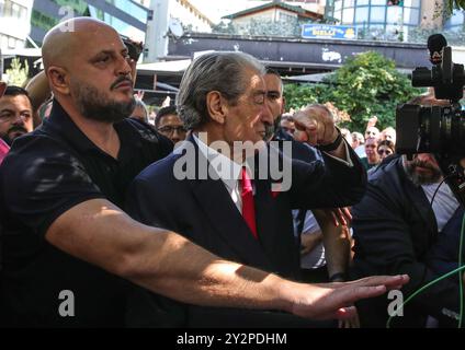 Tirana, Tirana, Albanien. September 2024. Sali Berisha, Vorsitzender der Demokratischen Oppositionspartei Albaniens, kommt in das Büro des Sonderstaatsanwalts für Korruptionsbekämpfung (SPAK), wo er von den Staatsanwälten des Landes wegen Korruption angeklagt werden muss. (Kreditbild: © Armando Babani/ZUMA Press Wire) NUR REDAKTIONELLE VERWENDUNG! Nicht für kommerzielle ZWECKE! Stockfoto