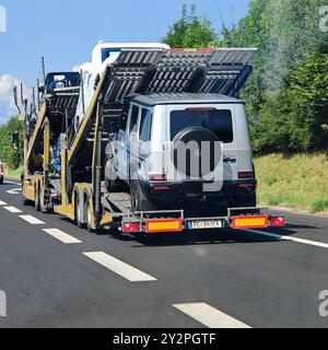 Bau der mercedes G-Klasse in graz Bau der mercedes G-Klasse Stockfoto