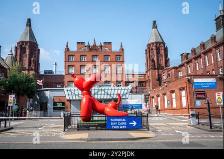 Eingang zum Birmingham Children's Hospital, Birmingham, Großbritannien Stockfoto