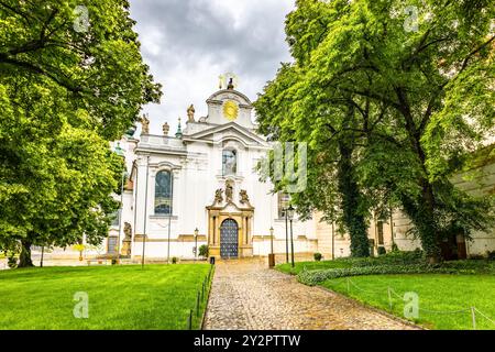 Fassade des Klosters Strahov, einer Prämonstratenserabtei in Strahov, Prag, Tschechische Republik Stockfoto