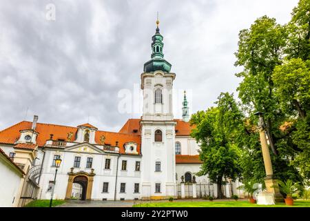 Fassade des Klosters Strahov, einer Prämonstratenserabtei in Strahov, Prag, Tschechische Republik Stockfoto