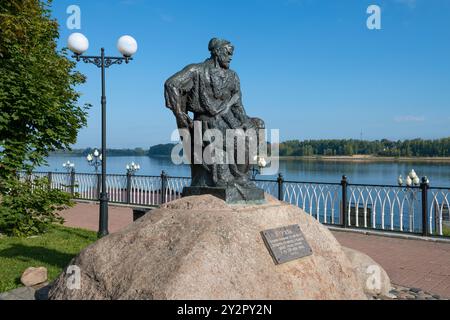 RYBINSK, RUSSLAND - 25. AUGUST 2024: Denkmal für die Wolga-Bargemen an einem sonnigen Augusttag Stockfoto