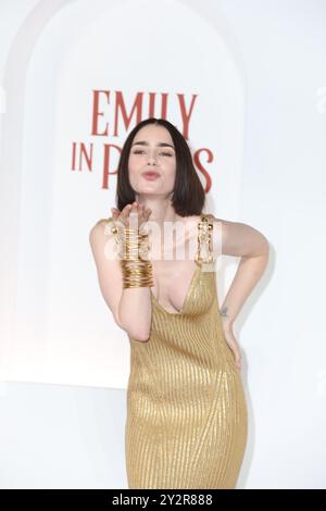 10. September 2024, Rom, Latium, Italien: Lily Collins auf dem roten Teppich für die 4. Staffel der Netflix tv-Show Emily in Paris im Space Cinema Moderno in Rom. (Kreditbild: © Paolo Pizzi/Pacific Press via ZUMA Press Wire) NUR REDAKTIONELLE VERWENDUNG! Nicht für kommerzielle ZWECKE! Stockfoto