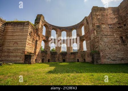 Die Ruine der Kaiserlichen Römerbäder in Trier Stockfoto