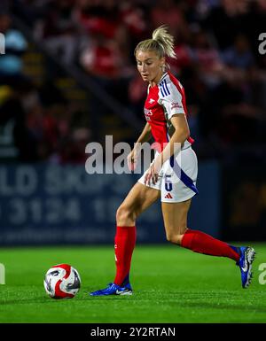 Leah Williamson von Arsenal im Finale der Qualifikationsrunde der UEFA Women's Champions League in Meadow Park, Borehamwood. Stockfoto