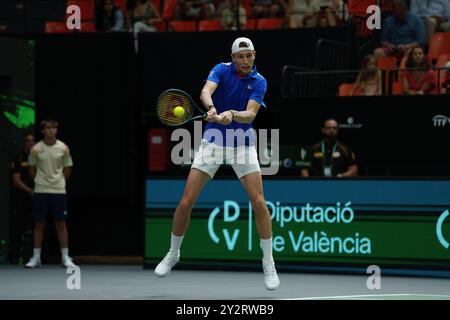 Ugo Humbert aus Frankreich im Kampf gegen Alexei Popyrin aus Australien während des Davis Cup 2024, Gruppe B, Tennis-Spiel zwischen Frankreich und Australien am 10. September 2024 in Fuente de San Luis in Valencia, Spanien. Foto Alvaro Diaz / SpainDPPI / DPPI Stockfoto