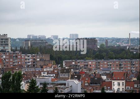 Schaerbeek, Brüssel, Belgien - 10. September 2024 - Hochwinkelblick über den Norden von Brüssel, hauptsächlich Schaerbeek und Laeken Stockfoto