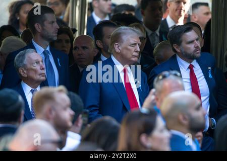 New York, Usa. September 2024. Der ehemalige Präsident Donald Trump und der stellvertretende Kandidat für den Präsidentschaftskandidaten JD Vance während einer Zeremonie zum Gedenken an die Opfer der Terroranschläge auf das World Trade Center am 11. September 2001 im WTC-Komplex in New York in den Vereinigten Staaten am Mittwoch, 11. Quelle: Brazil Photo Press/Alamy Live News Stockfoto