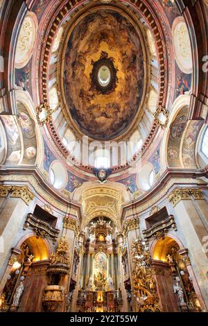 Peterskirche in Wien. Stockfoto