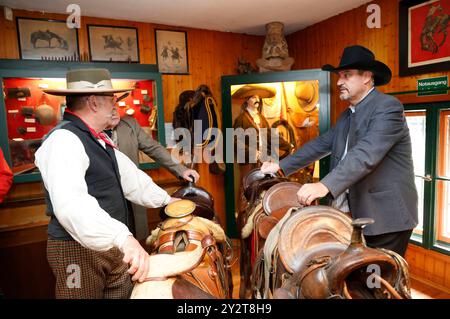 Markus Söder beim Besuch des Cowboy-Clubs Müchen 1913 e.V. anlässlich dessen 111-jährigen Jubiläums. München, 11.09.2024 *** Markus Söder besucht den Cowboy Club Müchen 1913 e V anlässlich seines 111-jährigen Bestehens München, 11 09 2024 Foto:XK.xKriegerx/xFuturexImagex Cowboy soeder 4958 Stockfoto