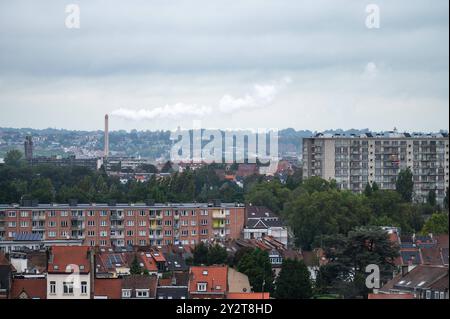 Schaerbeek, Brüssel, Belgien - 10. September 2024 - Hochwinkelblick über den Norden von Brüssel, hauptsächlich Schaerbeek und Laeken Stockfoto