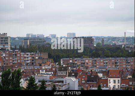 Schaerbeek, Brüssel, Belgien - 10. September 2024 - Hochwinkelblick über den Norden von Brüssel, hauptsächlich Schaerbeek und Laeken Stockfoto