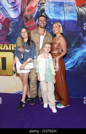 11. September 2024: BEAU RYAN (C) nimmt am 11. September 2024 an der australischen Premiere von „Transformers One“ im IMAX Sydney in Sydney, NSW Australien Teil (Credit Image: © Christopher Khoury/Australian Press Agency via ZUMA Press Wire). Nicht für kommerzielle ZWECKE! Stockfoto