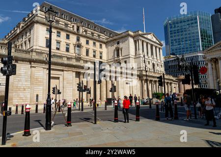 Die Bank of England in der Threadneedle Street in der City of London ist die Zentralbank des Vereinigten Königreichs in London Stockfoto