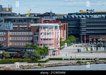 Göteborg, Schweden - 29. Mai 2022: Außenseite des Polhemsgymnasiets in Lindholmen. Stockfoto