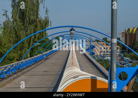 Metro-Station im Sommer heißer sonniger Nachmittag in der Hauptstadt Prag in Rajska Zahrada Station CZ 09 06 2024 Stockfoto