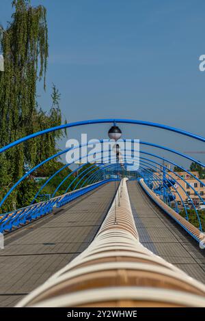 Metro-Station im Sommer heißer sonniger Nachmittag in der Hauptstadt Prag in Rajska Zahrada Station CZ 09 06 2024 Stockfoto