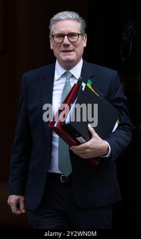 London, Großbritannien. September 2024. Premierminister Keir Starmer verlässt die Downing Street 10, um die Fragen des Premierministers in London zu beantworten. Quelle: SOPA Images Limited/Alamy Live News Stockfoto