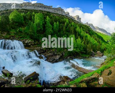 Gradas de Soaso Wasserfall im Fluss Rio Arazas im Ordesa Canyon Stockfoto