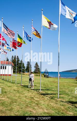 Flaggenanzeige mit der Flagge aus den Provinzen und Territorien Kanadas in Harbour Grace, Neufundland & Labrador, Kanada Stockfoto