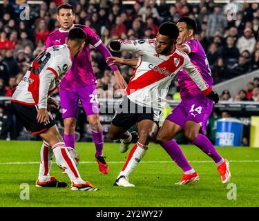 Der River Plate Atlético Club tritt beim CONMEBOL Libertadores Cup im Mas Monumental Stadium an. Stockfoto