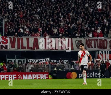 Der River Plate Atlético Club tritt beim CONMEBOL Libertadores Cup im Mas Monumental Stadium an. Stockfoto