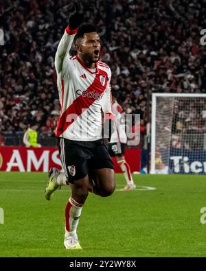 Der River Plate Atlético Club tritt beim CONMEBOL Libertadores Cup im Mas Monumental Stadium an. Stockfoto